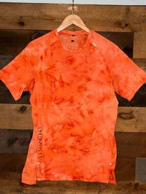 Lululemon Metal Vent Tech Short Sleeve Shirt Size L 0323